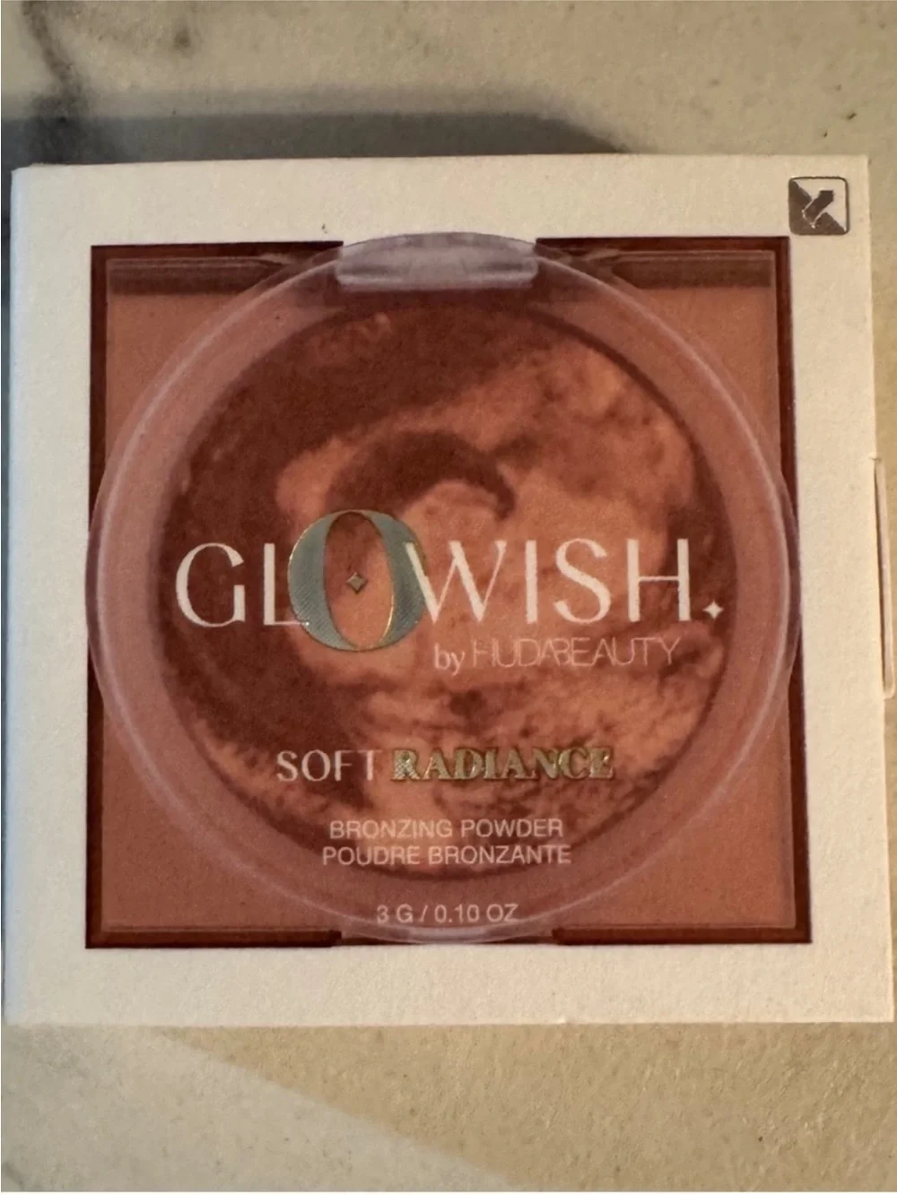 HUDA BEAUTY GLOWISH SOFT RADIANCE BRONZING POWDER;—02 MEDIUM
